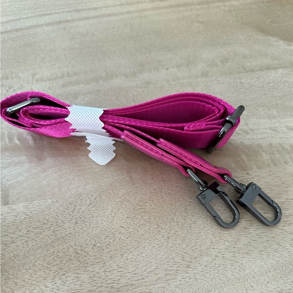 SOL•AND•SELENE SKY'S THE LIMIT - SMALL CROSSBODY IN FUCHSIA - Picture 11 of 13